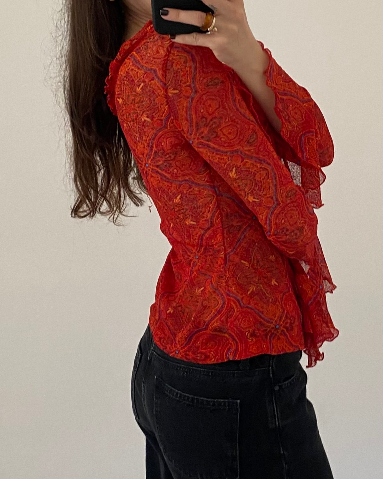 Long sleeves top with volants