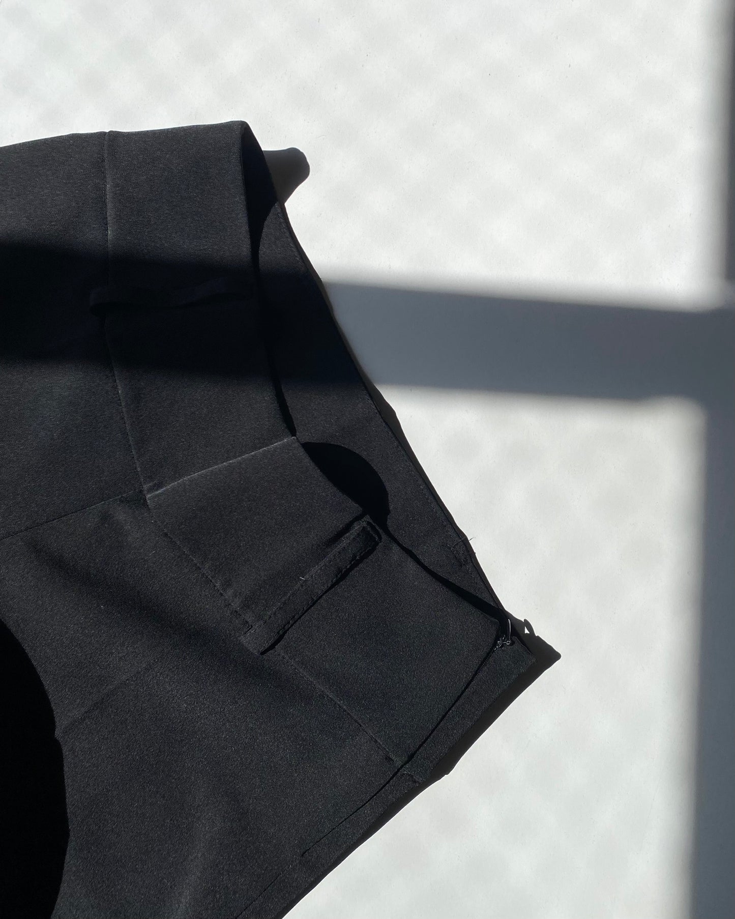 Low rise straight trousers