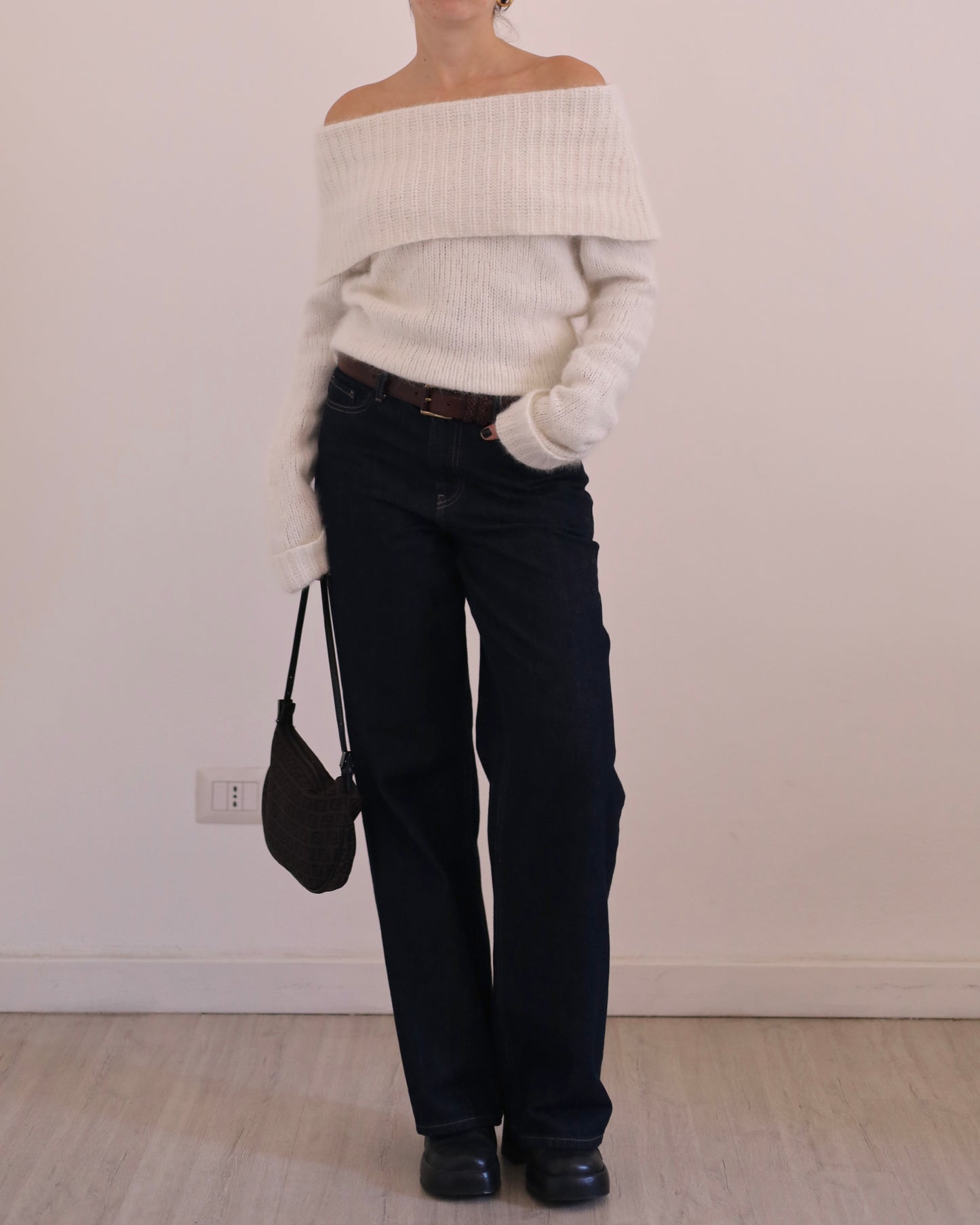 Off-the-shoulders angora jumper