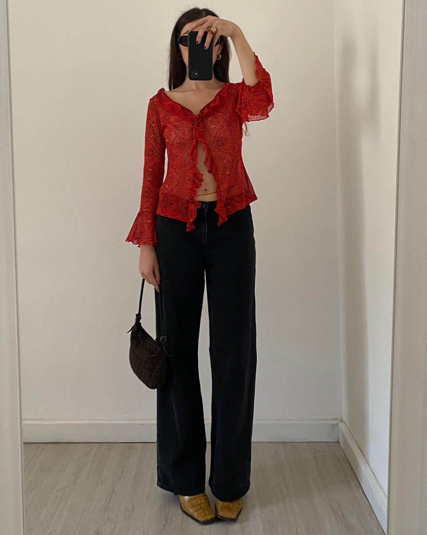 Long sleeves top with volants