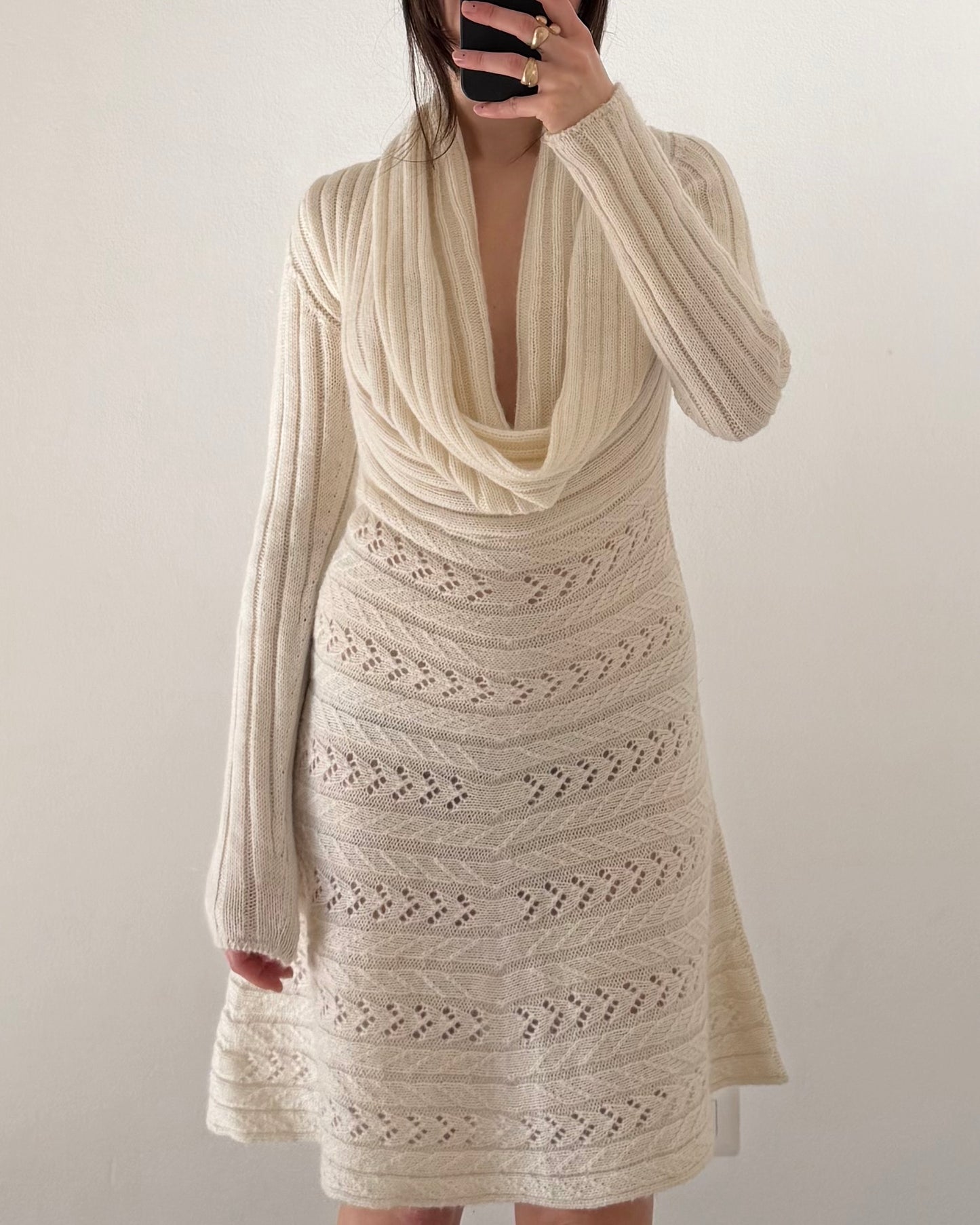 Off the shoulderd knit dress