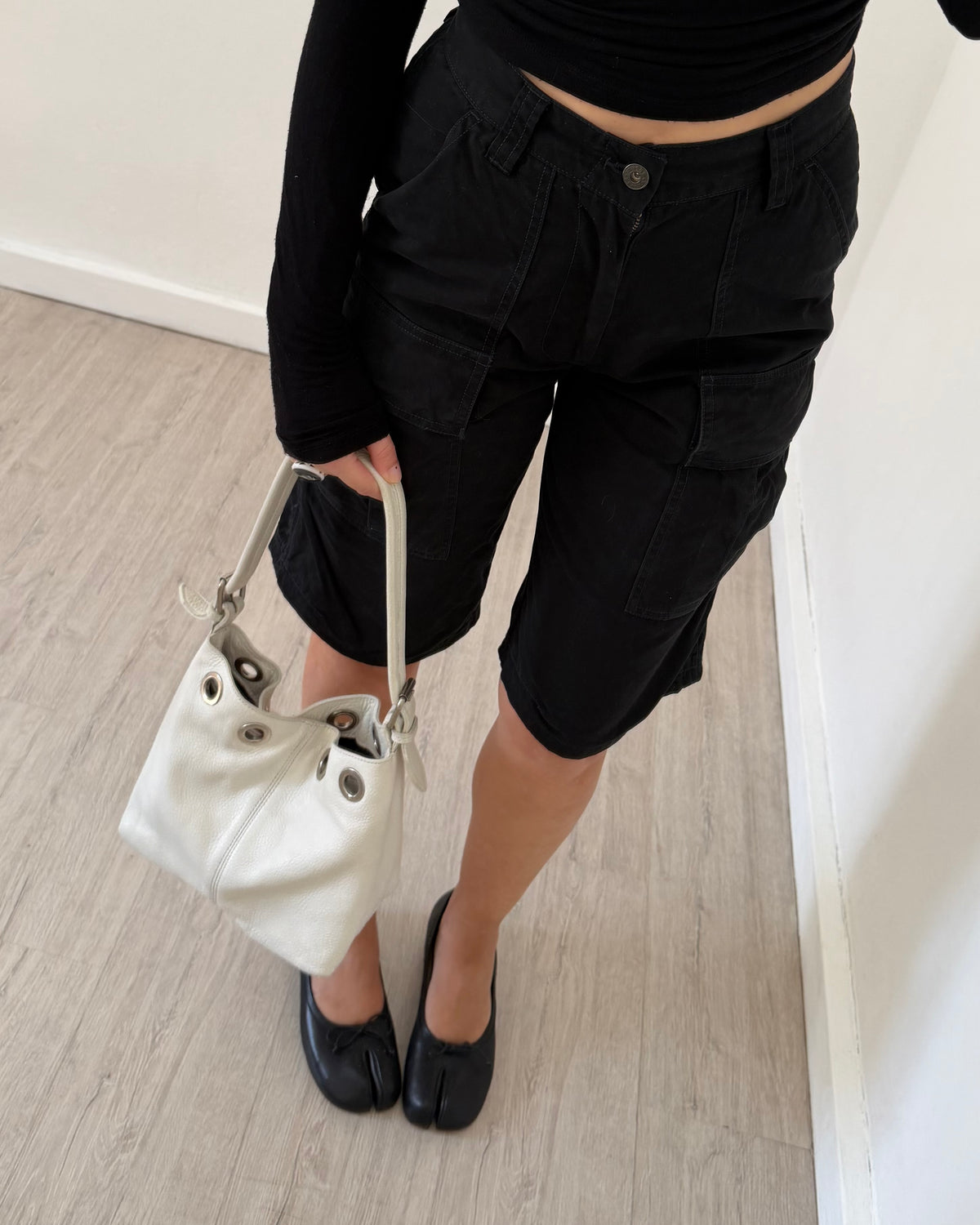 White leather shoulder bag