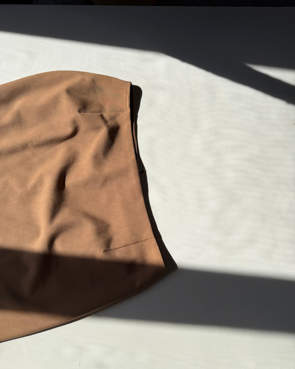 00s beige pencil skirt