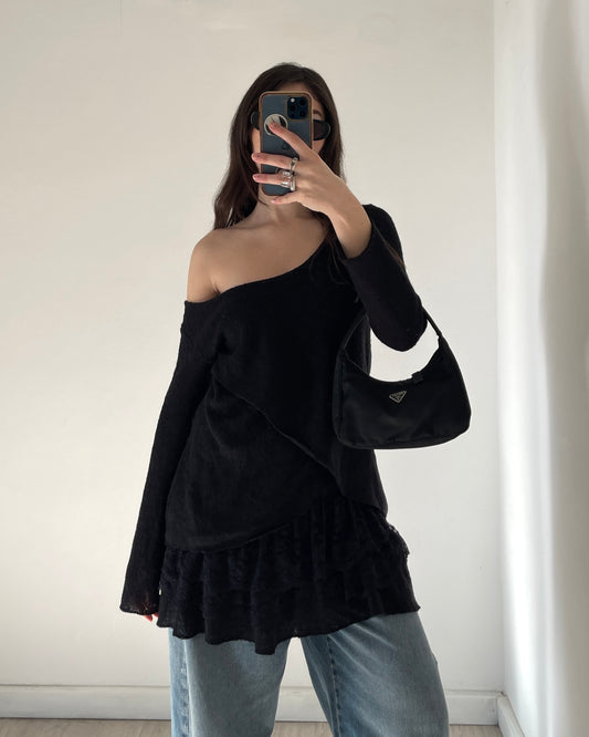 Long knit top with lace volants