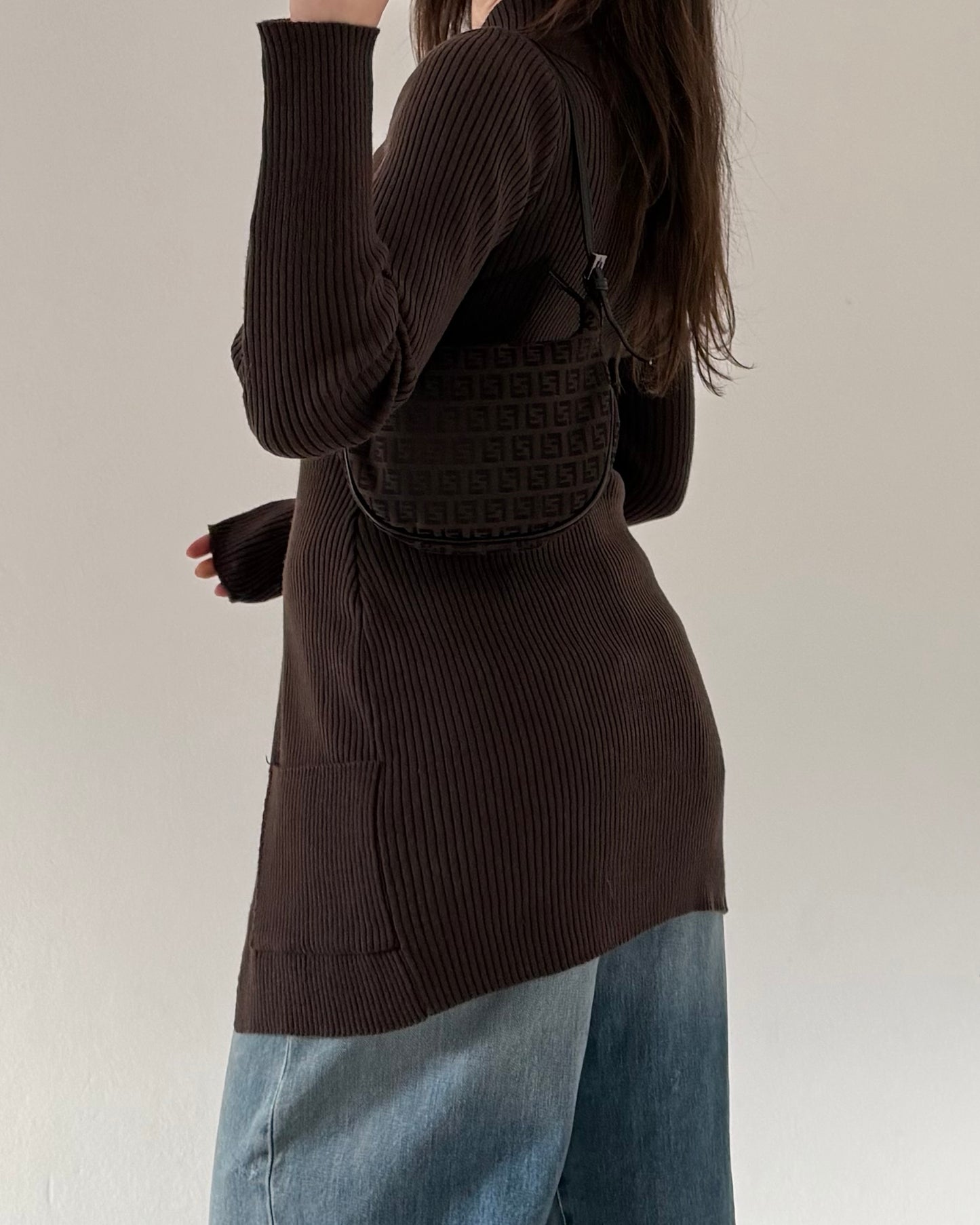Asymmetric long knit
