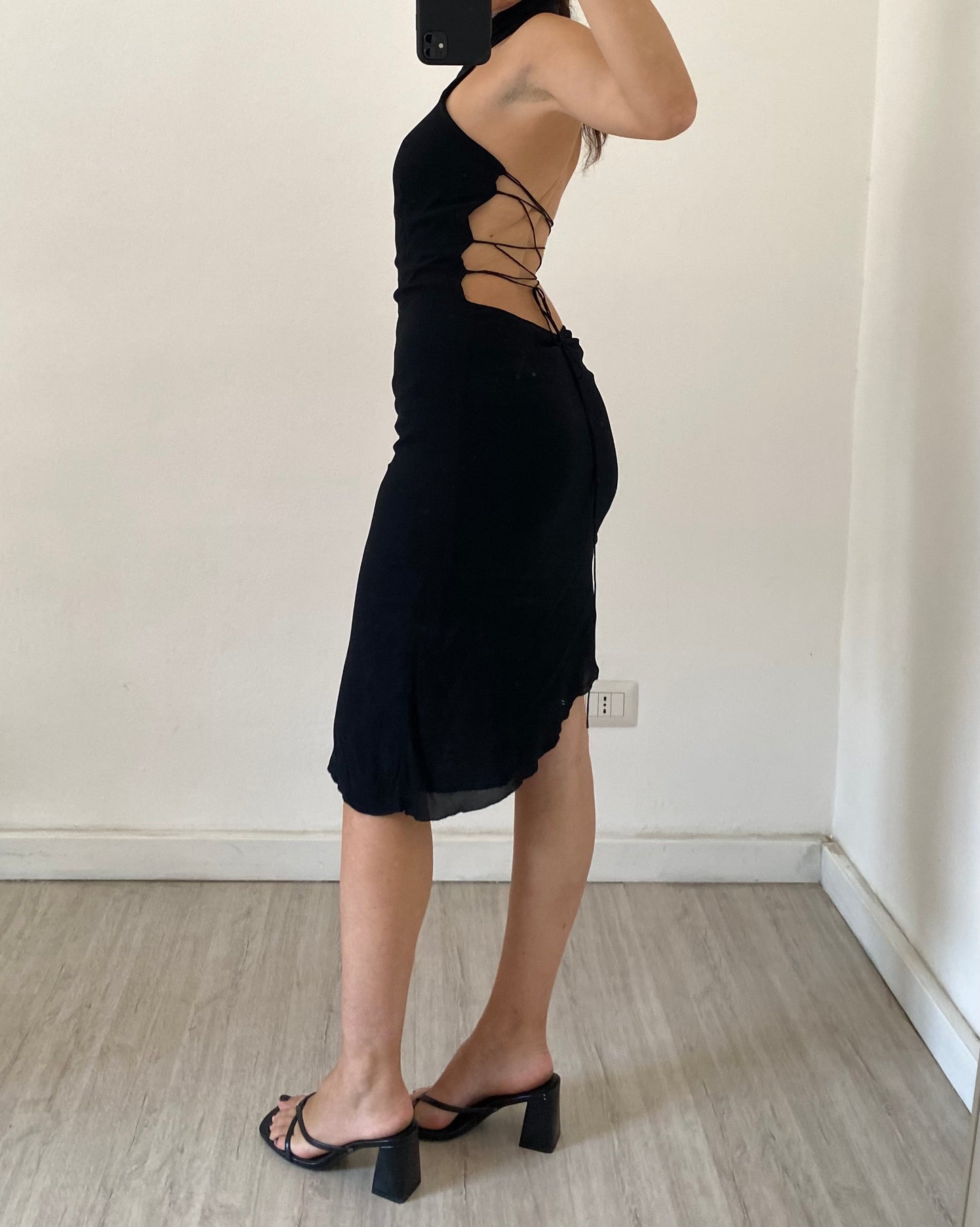 Backless dress