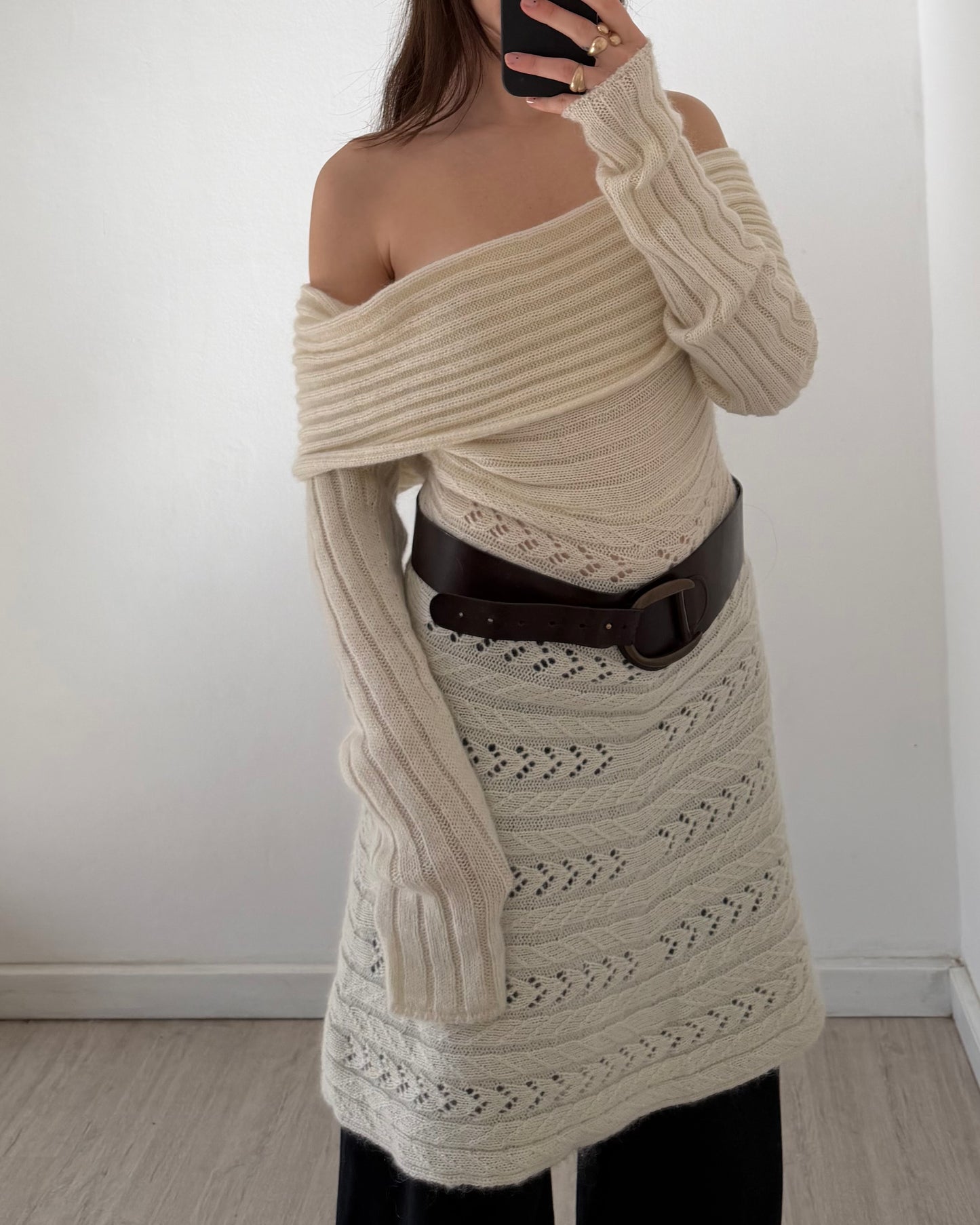 Off the shoulderd knit dress