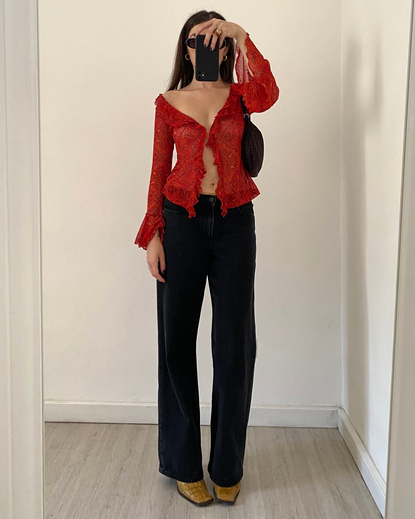 Long sleeves top with volants