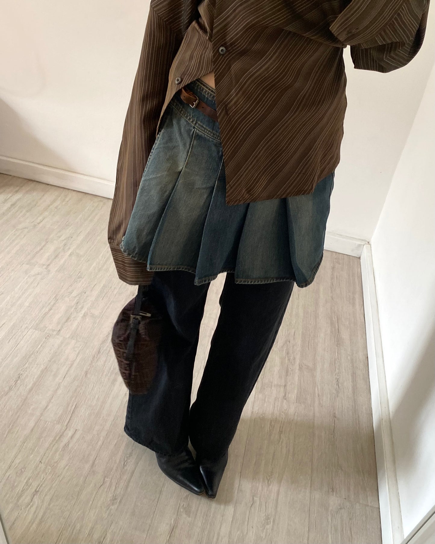 00s denim pleated skirt by Guess