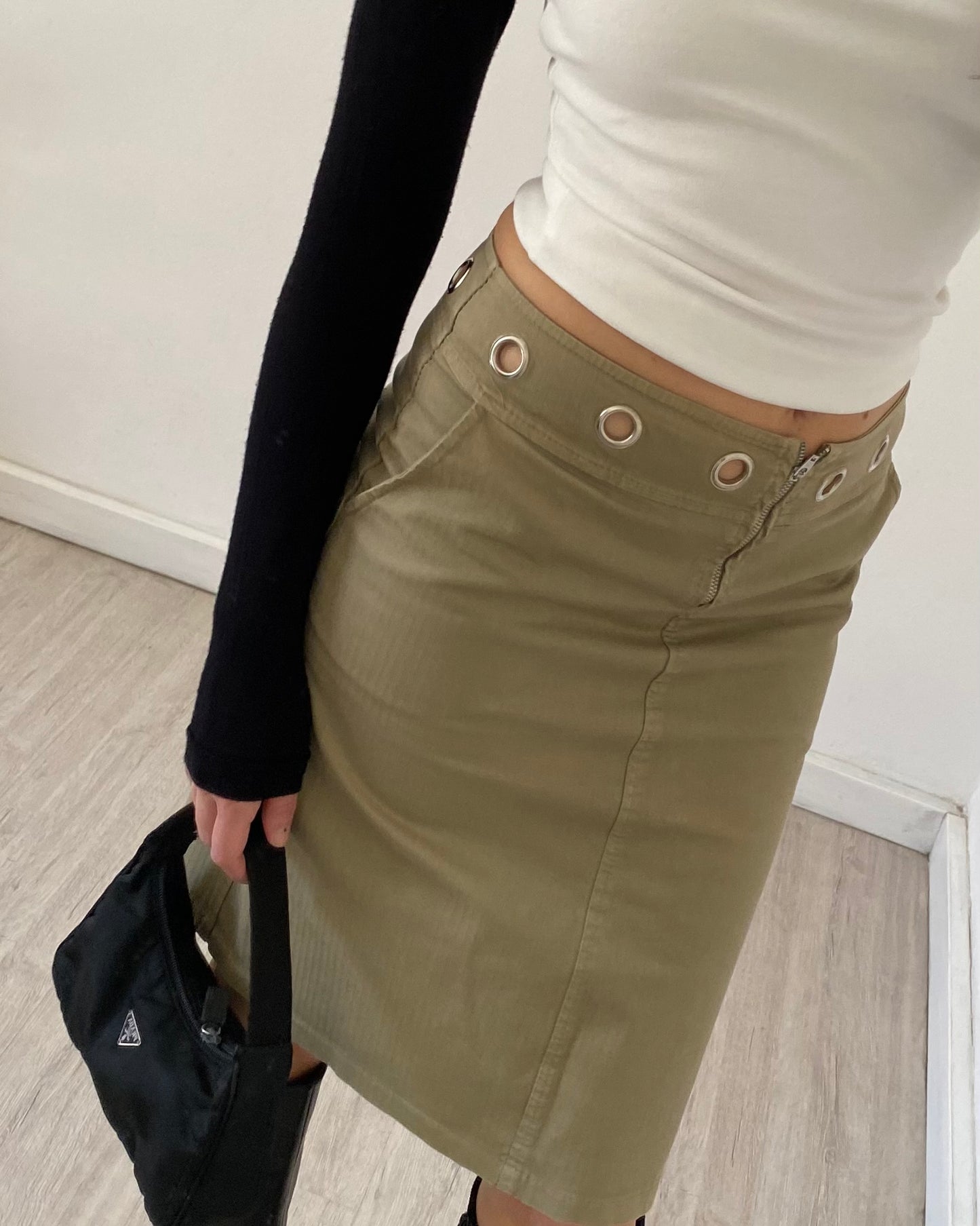 Midi skirt with grommets