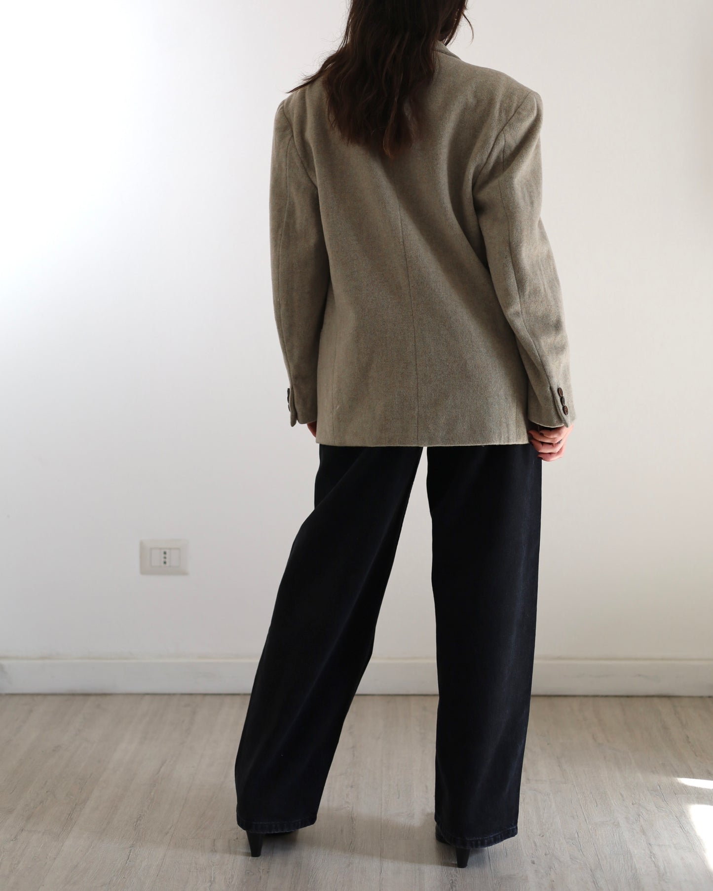 Neutral wool blazer