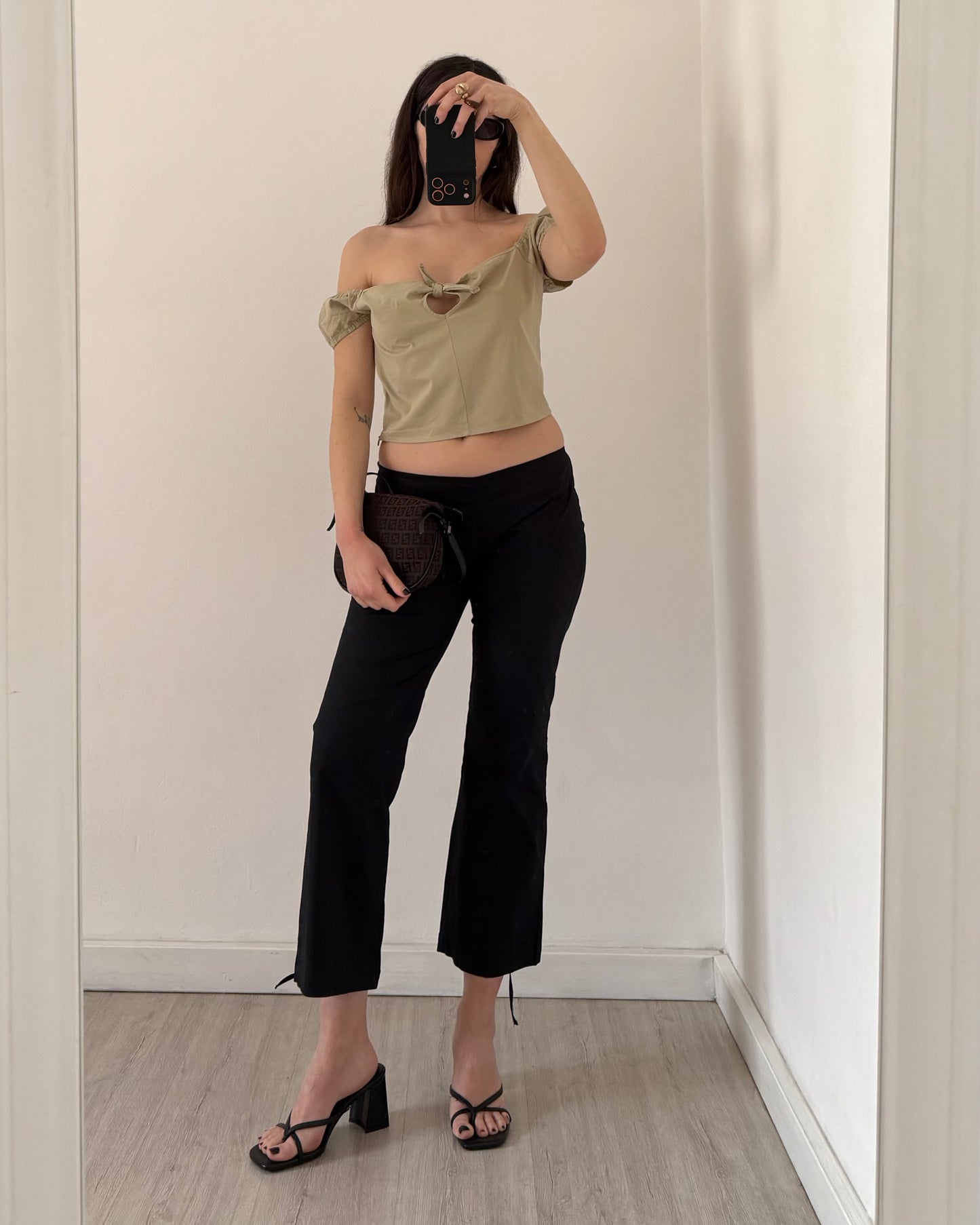 Cotton cut out top