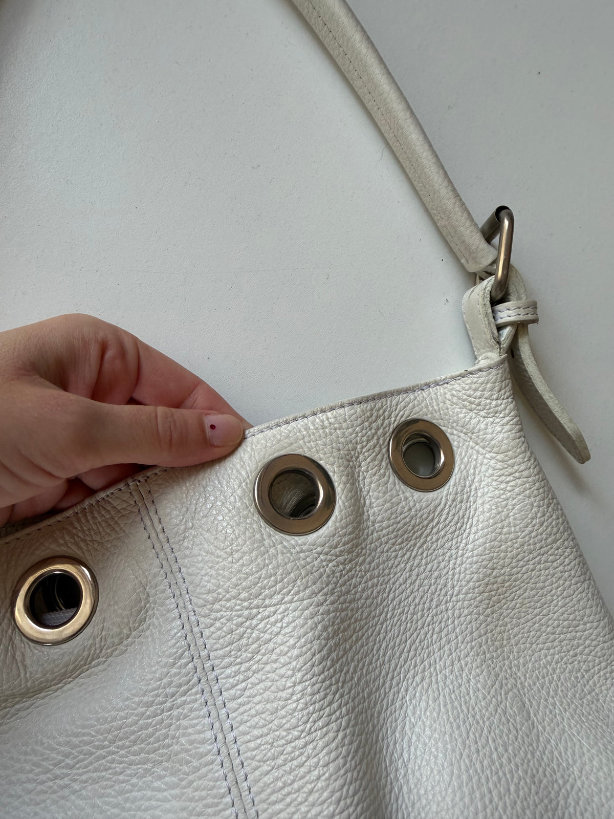 White leather shoulder bag