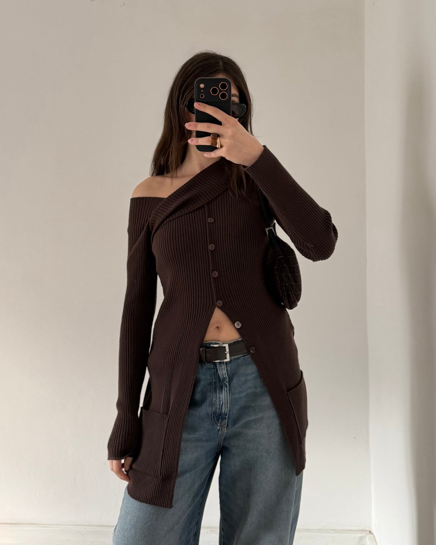 Asymmetric long knit