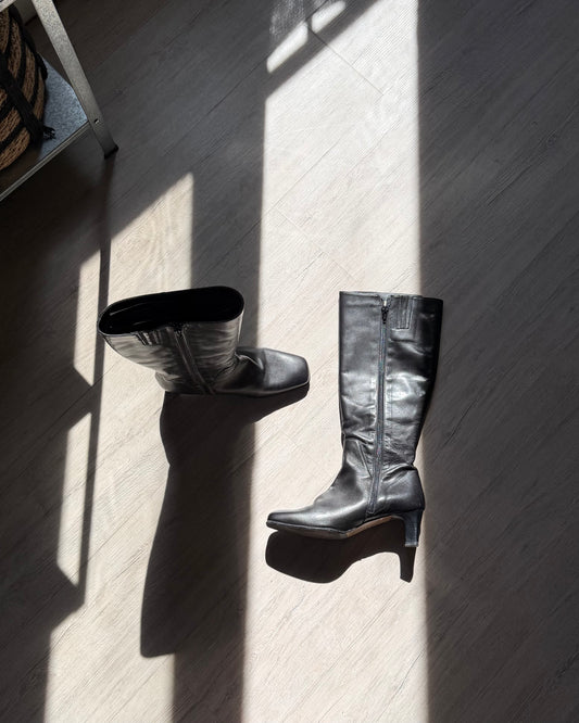 00s black leather boots