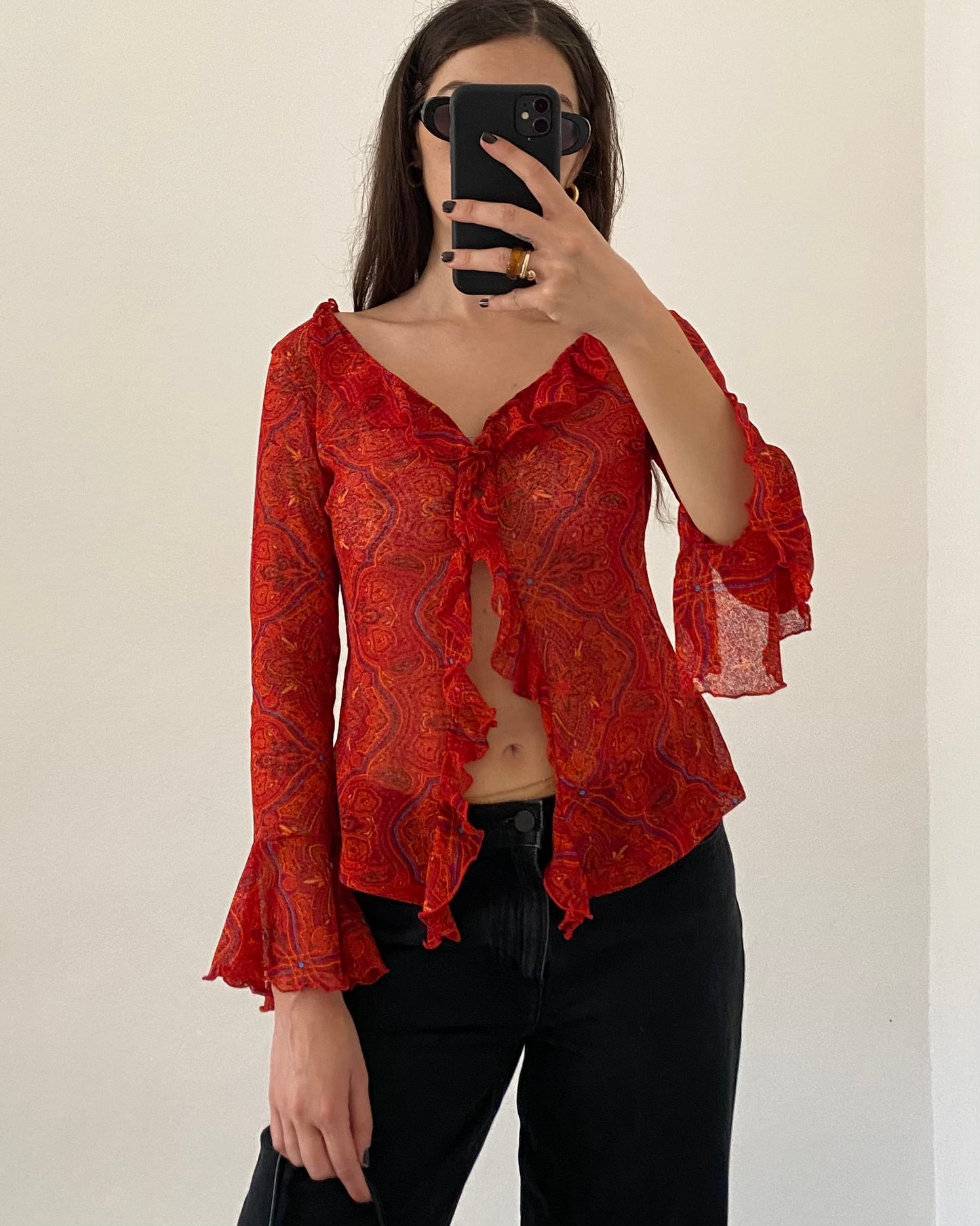 Long sleeves top with volants