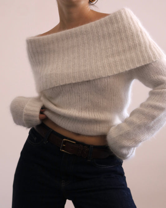 Off-the-shoulders angora jumper