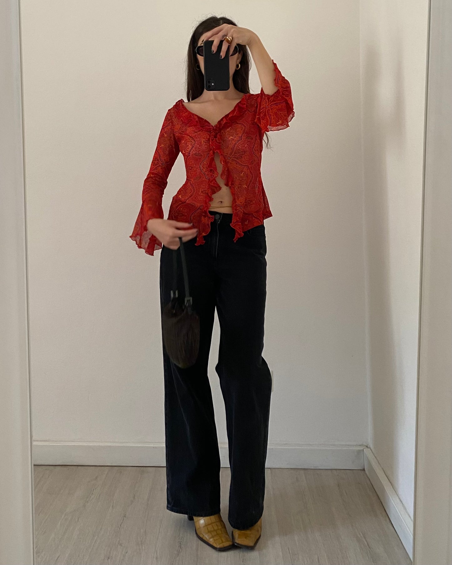 Long sleeves top with volants