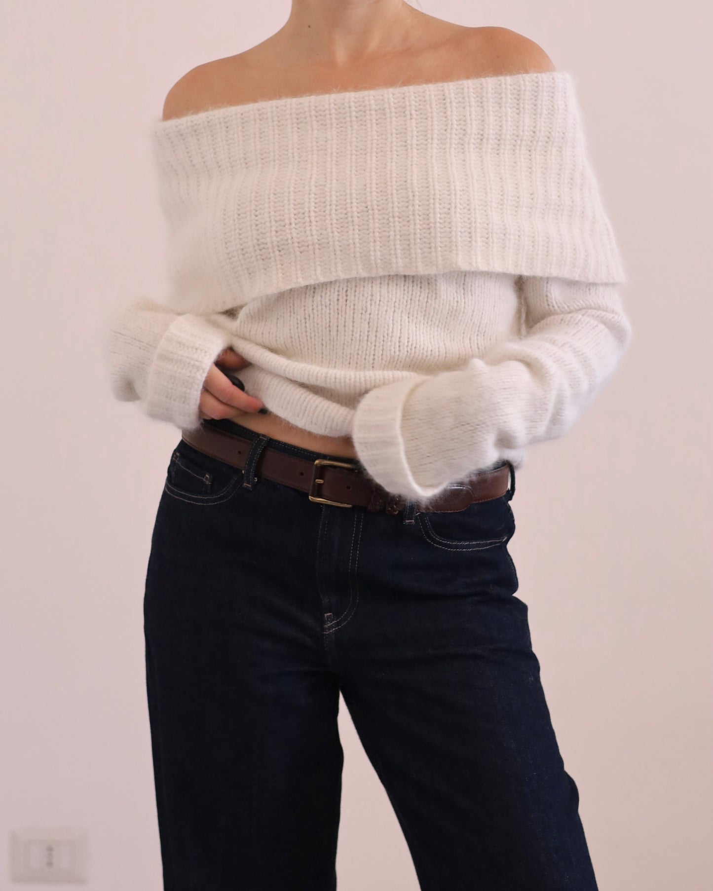 Off-the-shoulders angora jumper