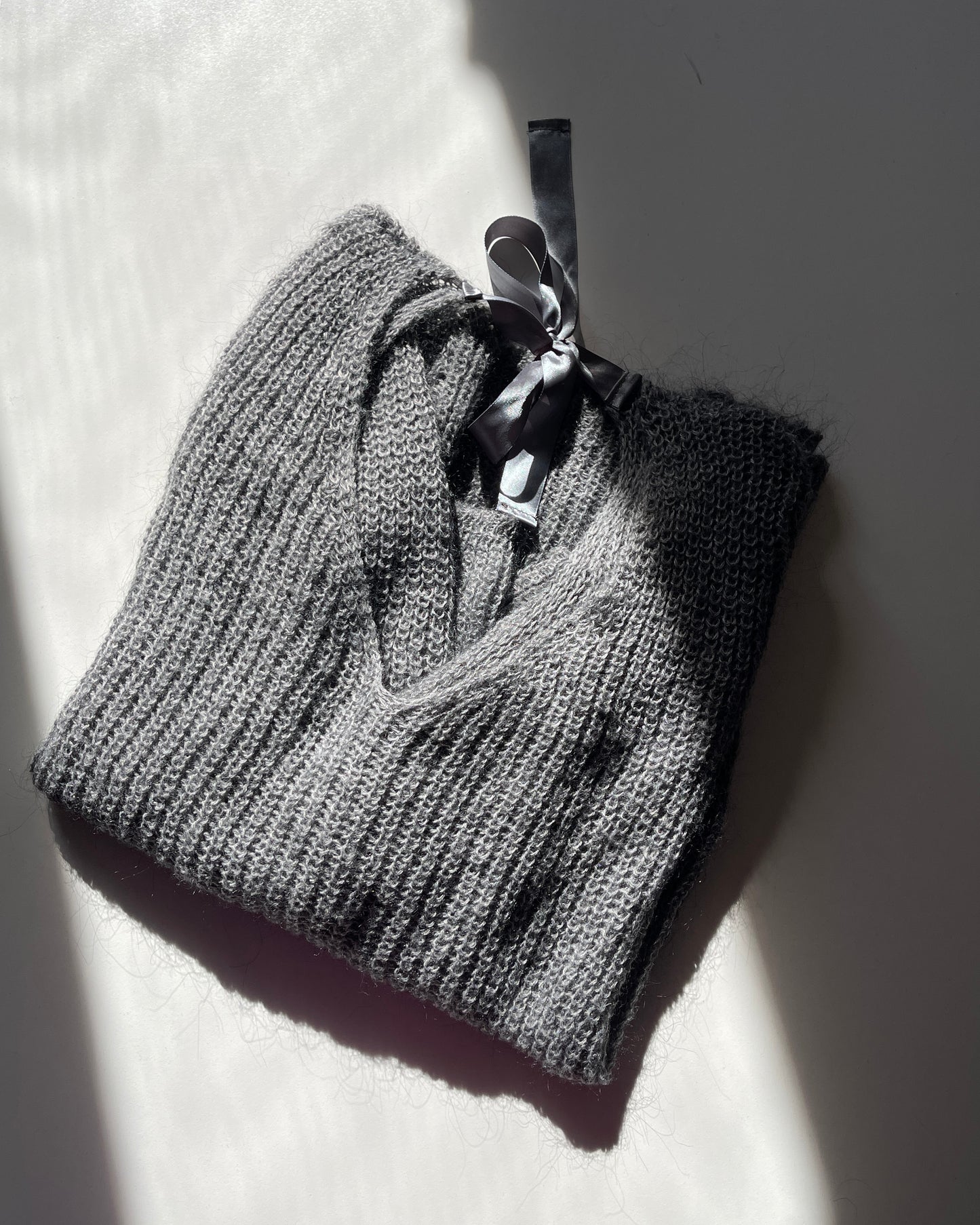 Mohair knit top with satin ribbon