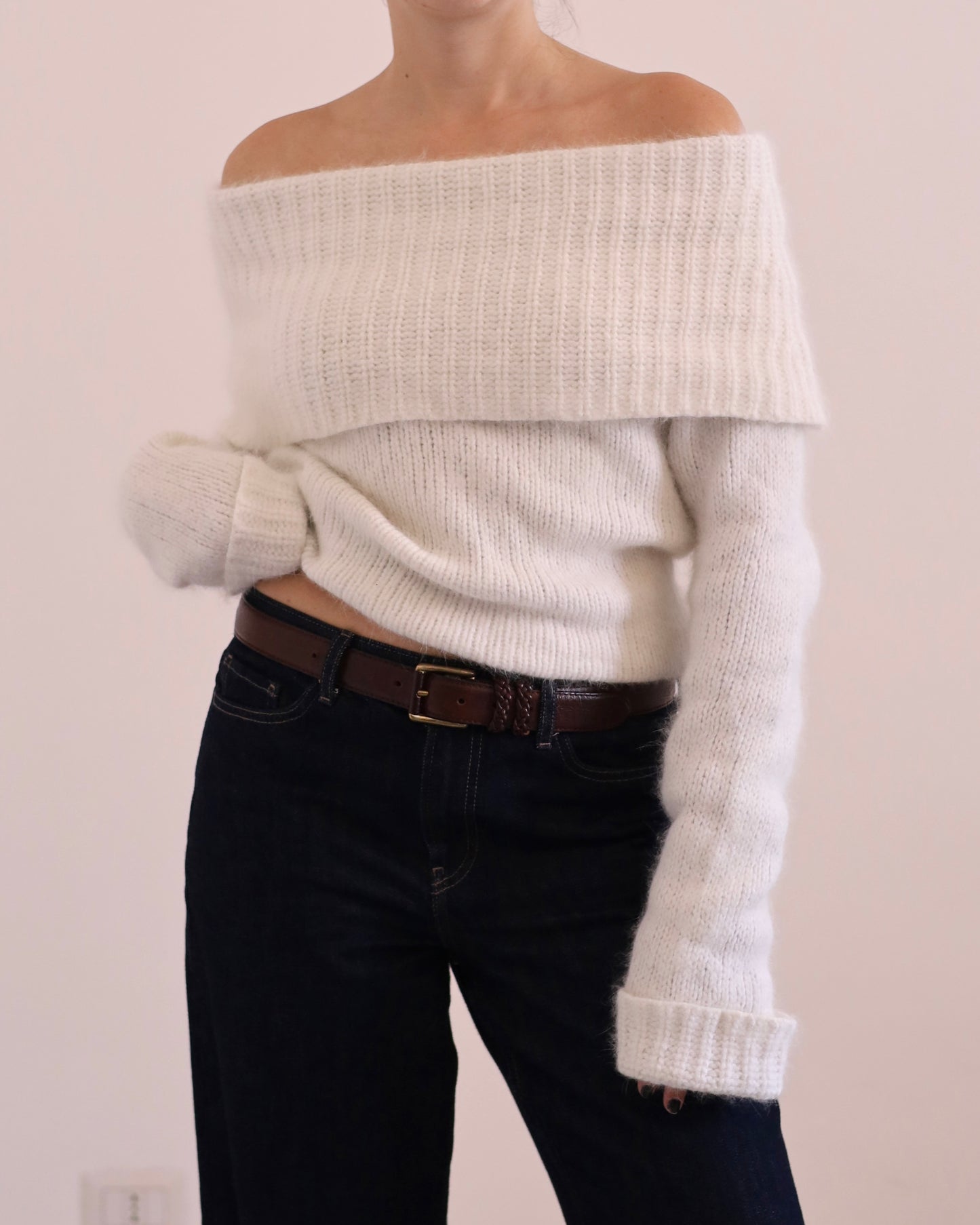 Off-the-shoulders angora jumper