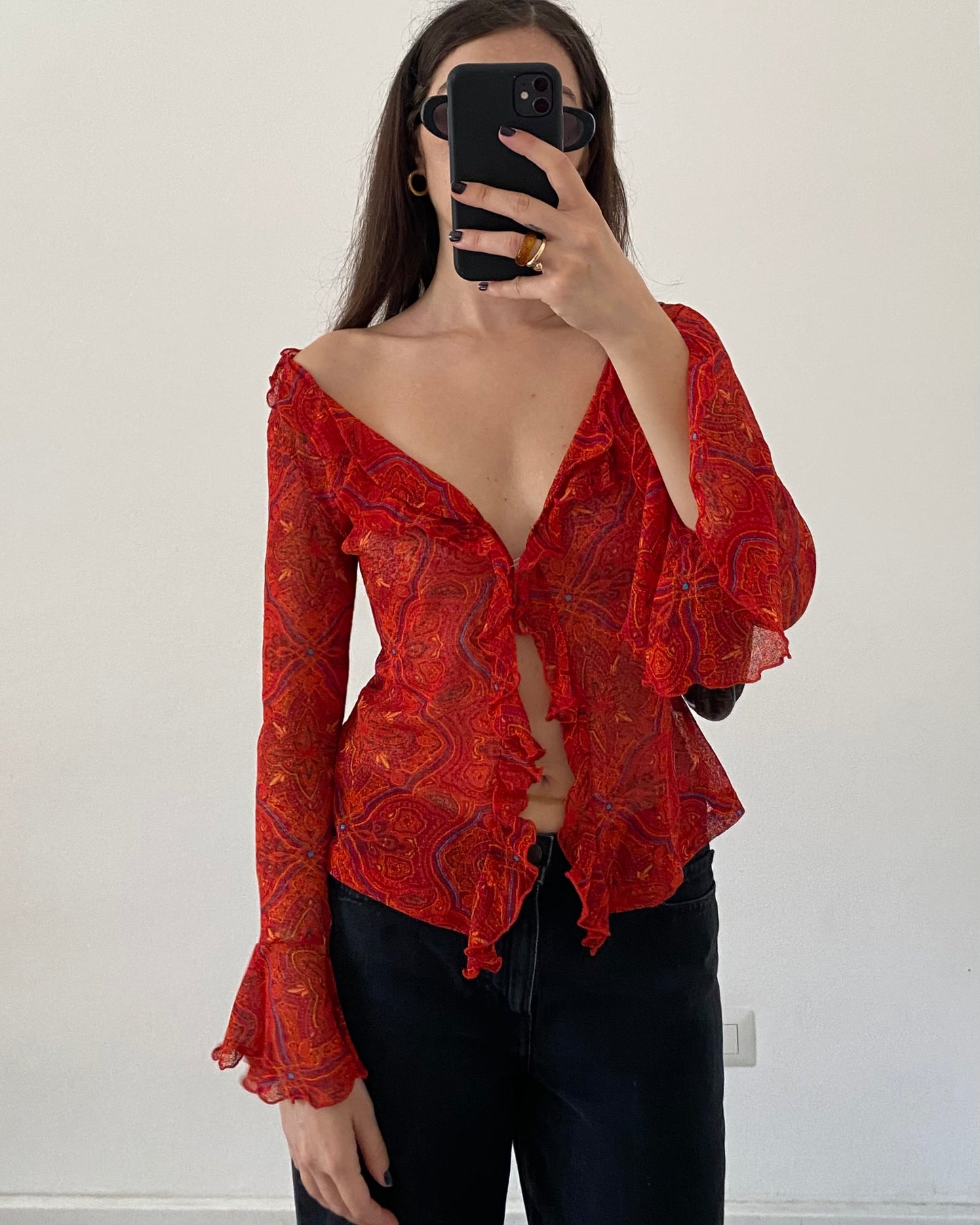 Long sleeves top with volants