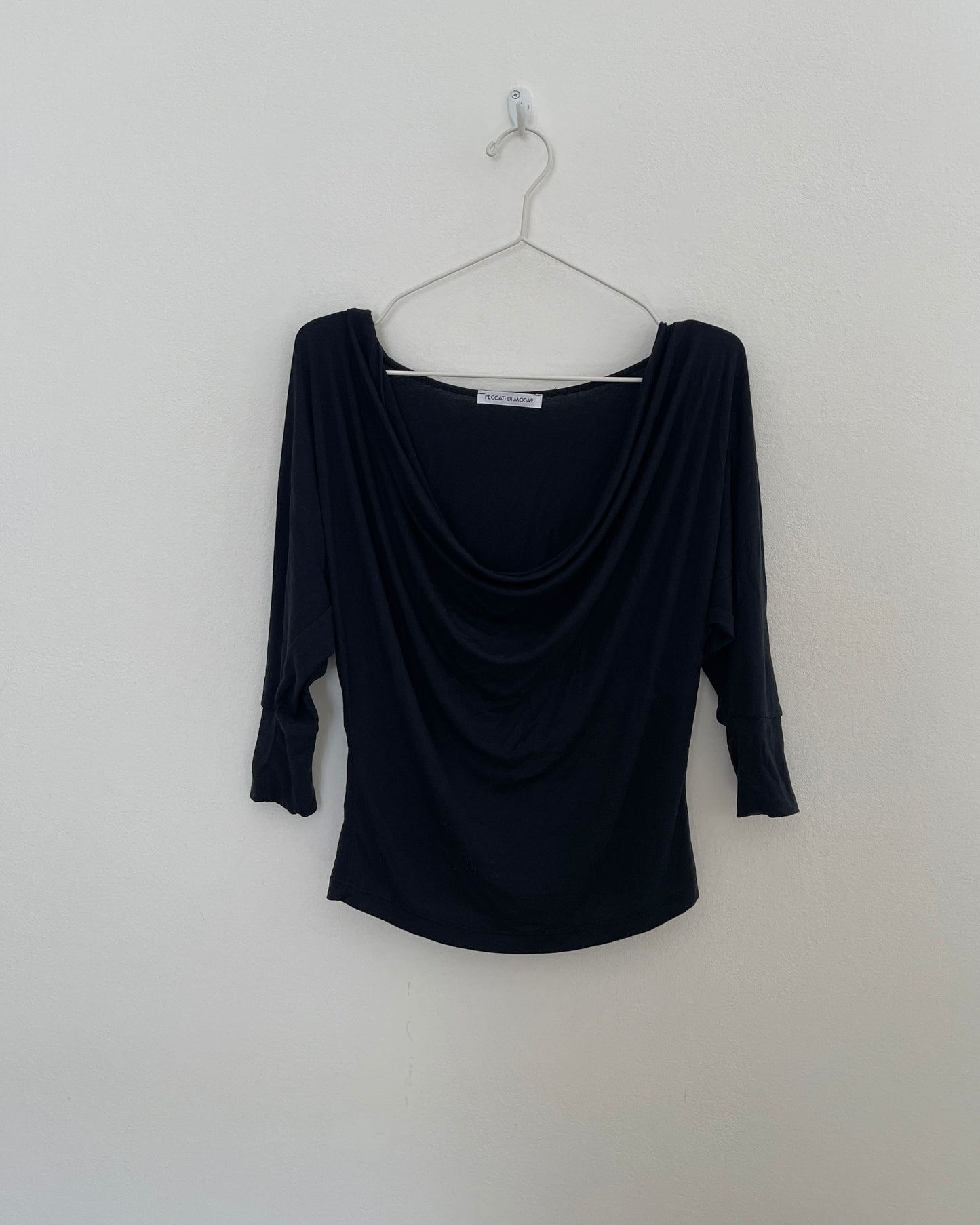 Cut-out slinky top