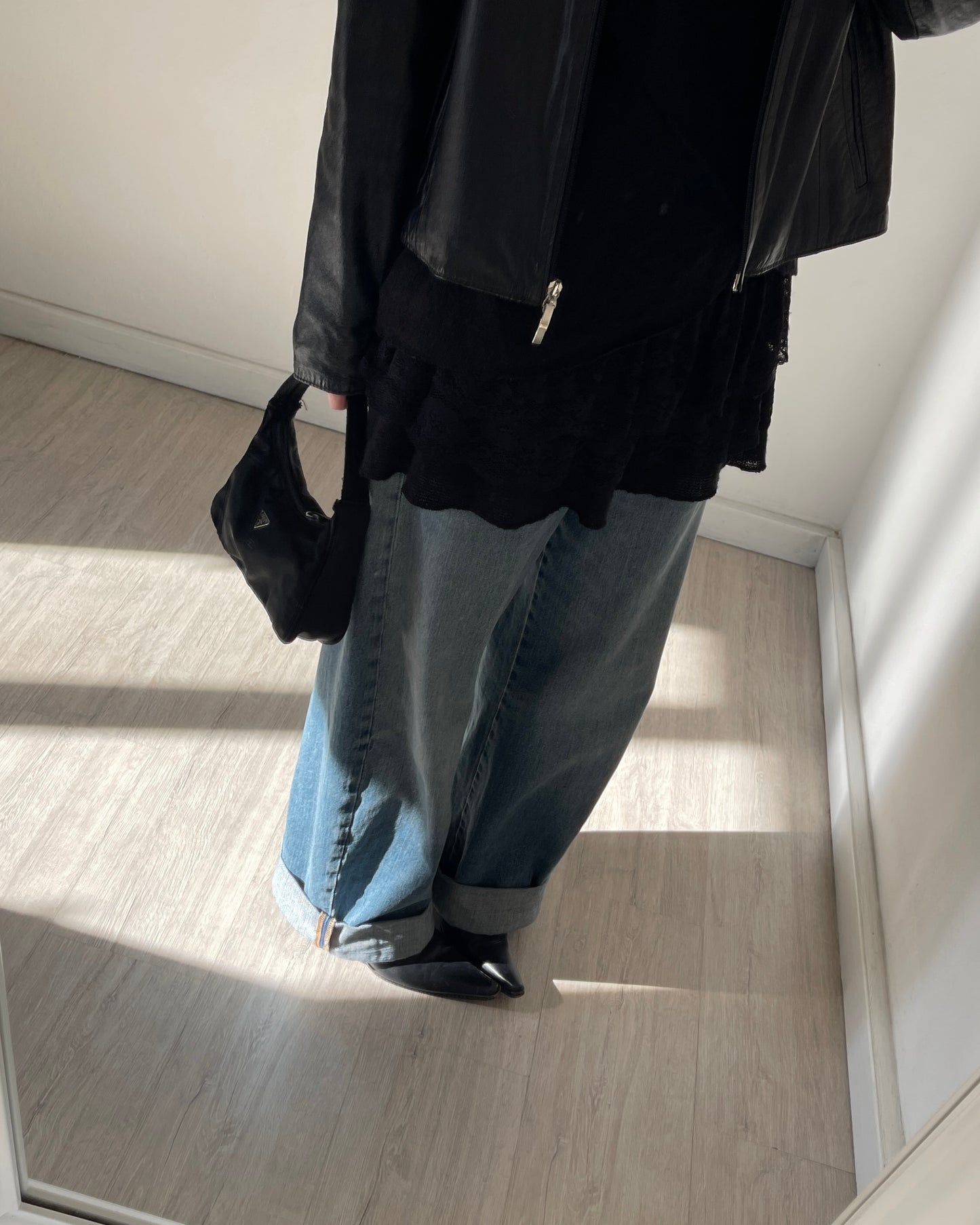 Long knit top with lace volants