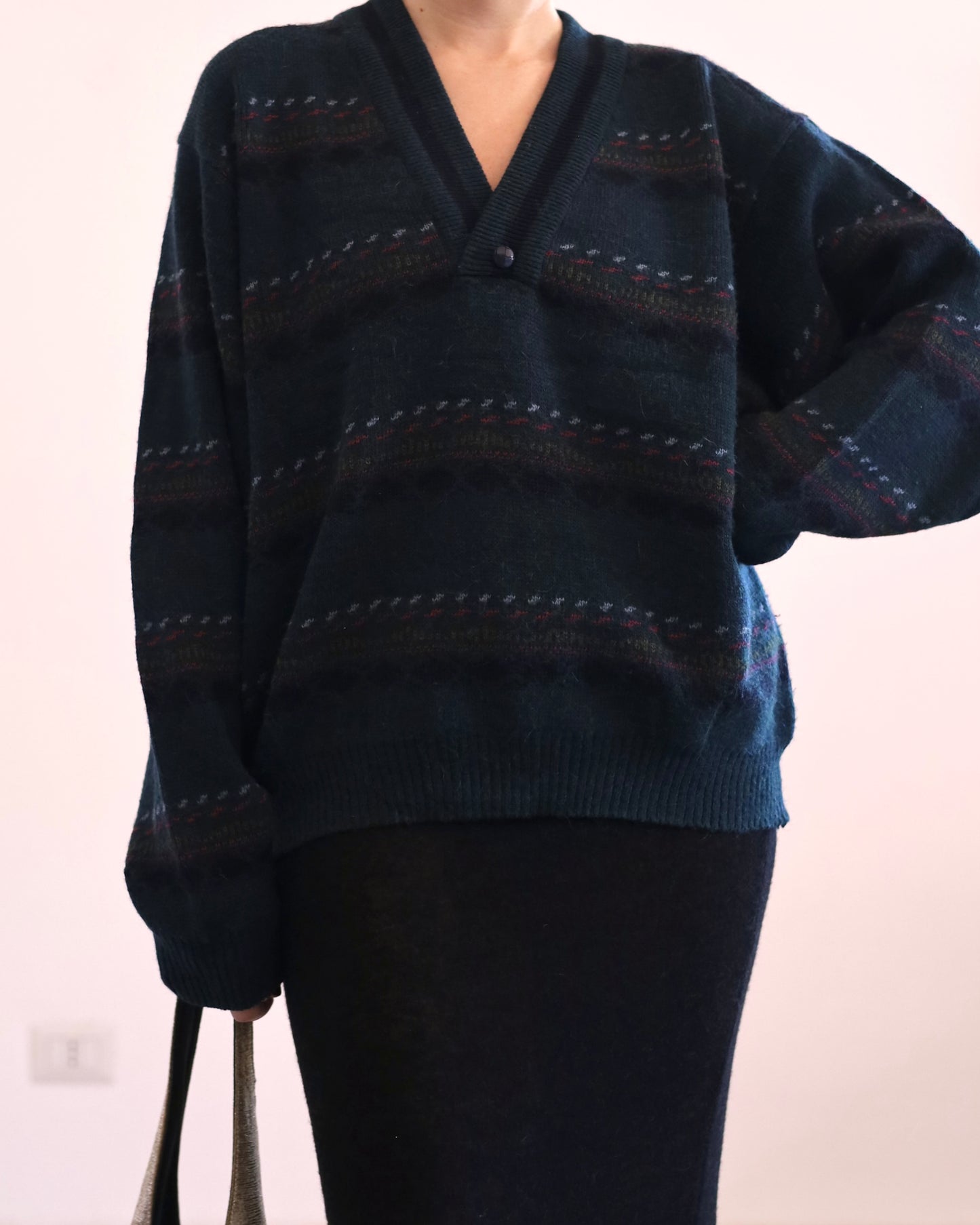 V-neck knit jumper