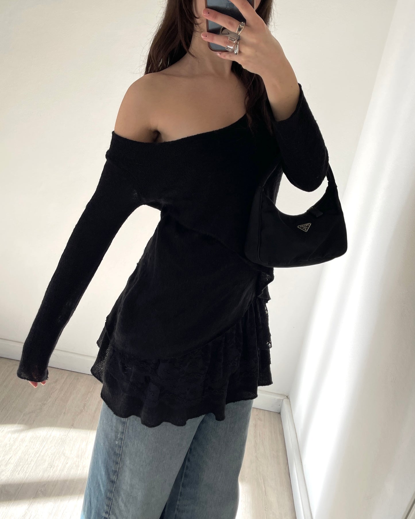 Long knit top with lace volants