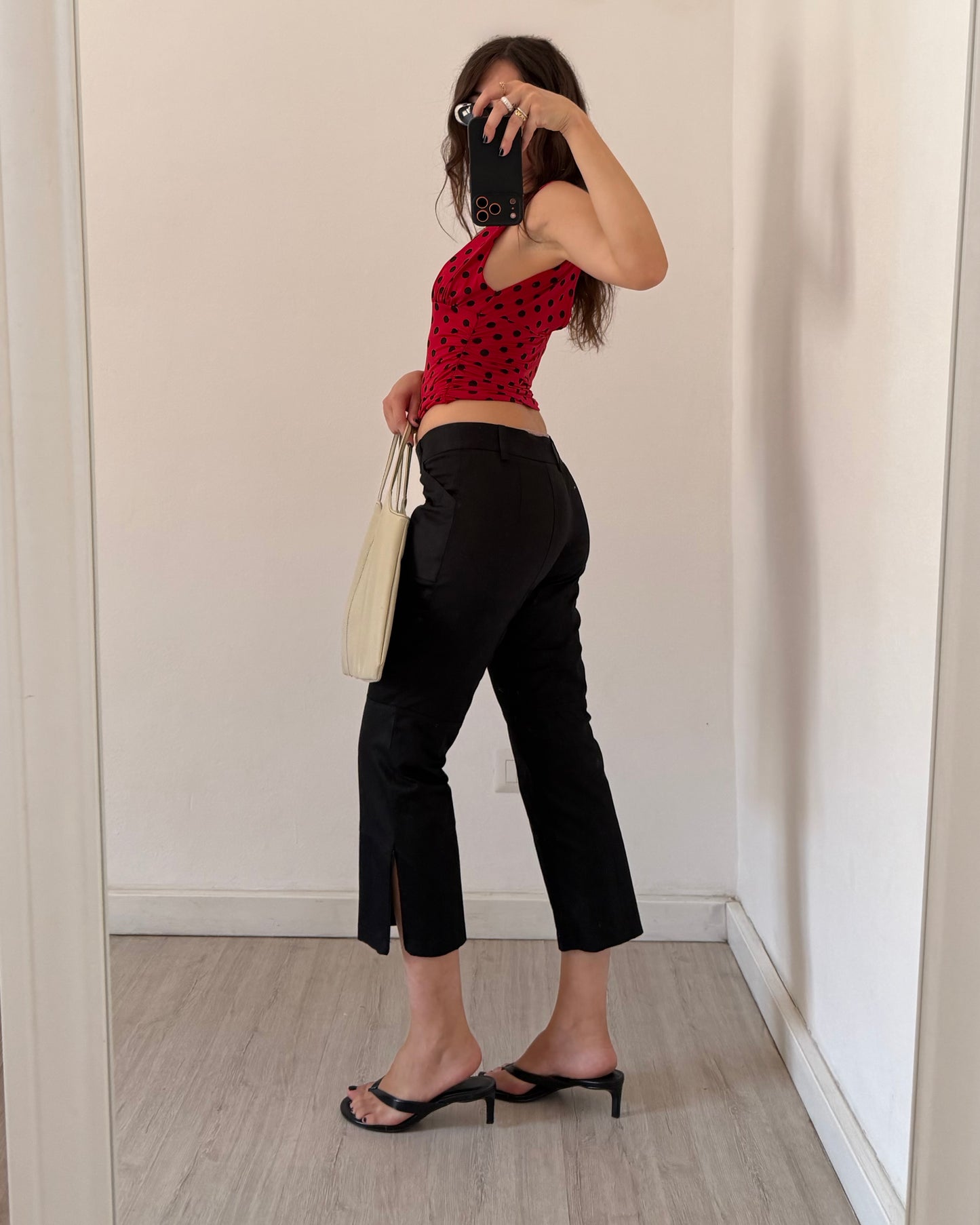 Black capri pants