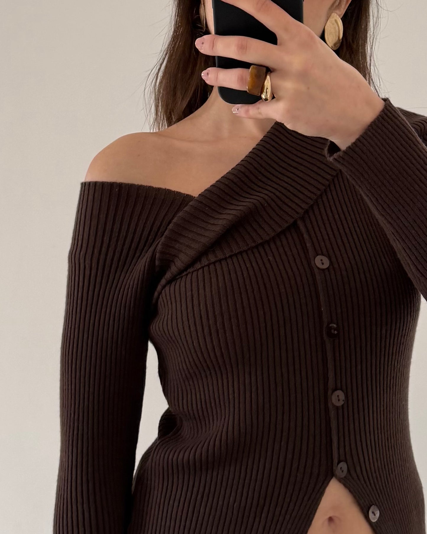 Asymmetric long knit