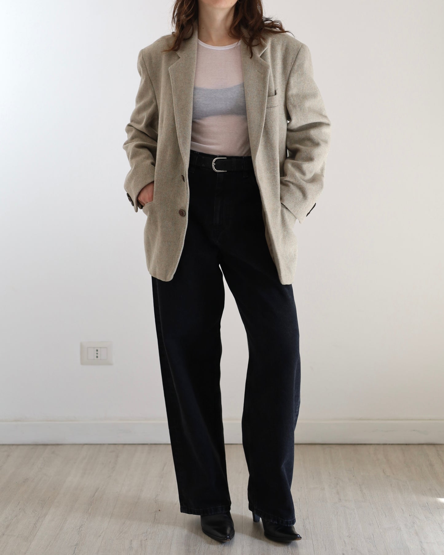 Neutral wool blazer