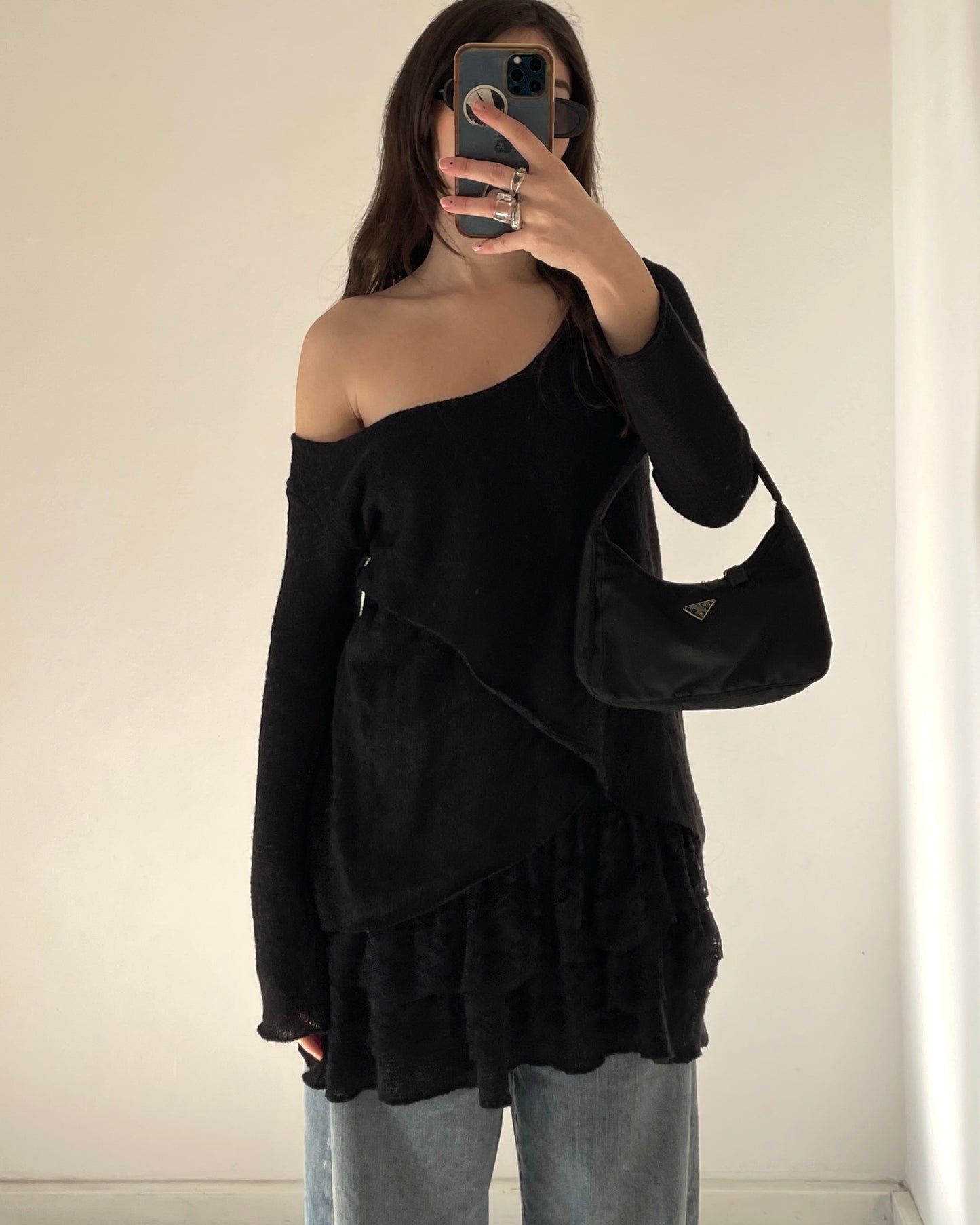 Long knit top with lace volants