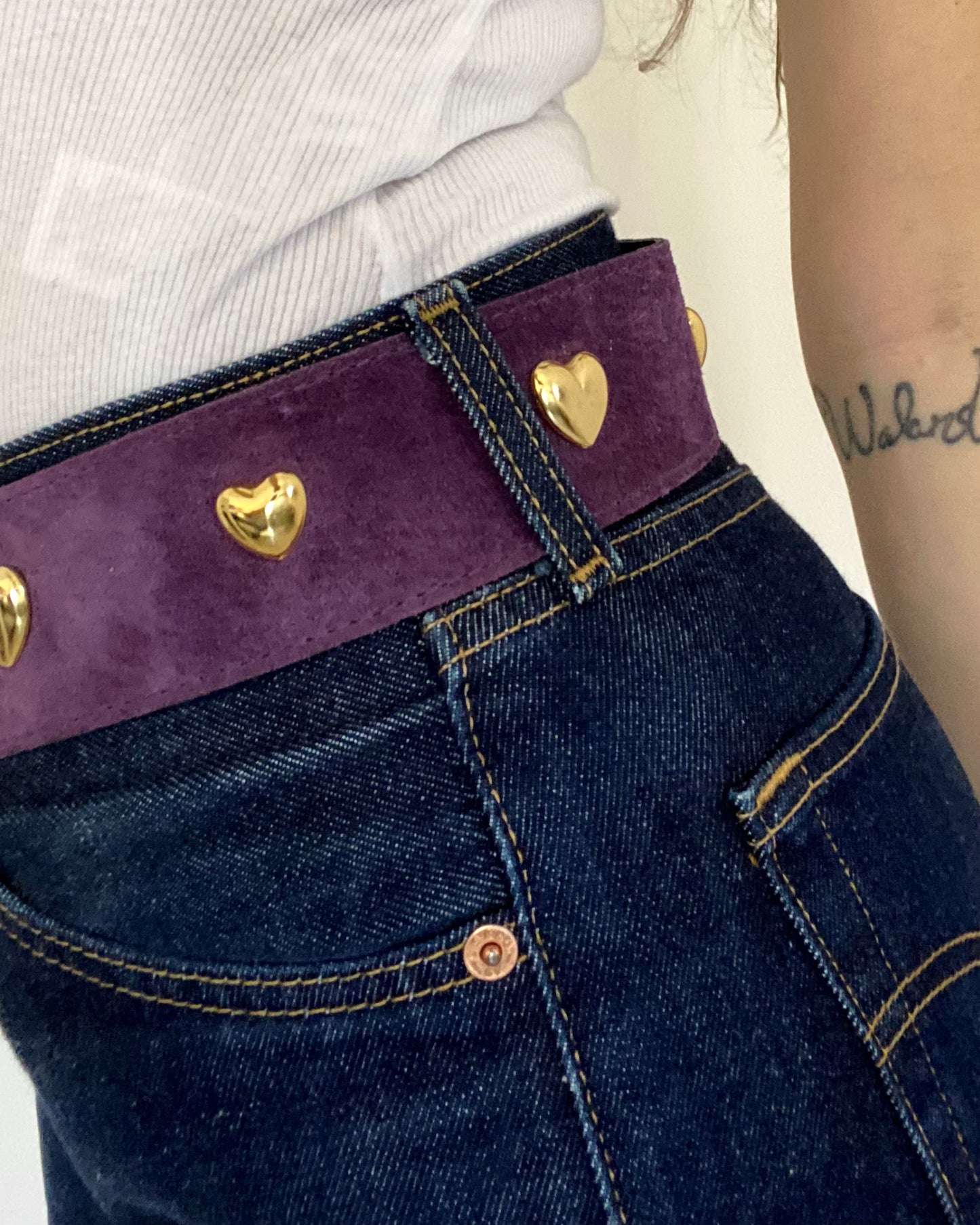 Suede belt with hearts